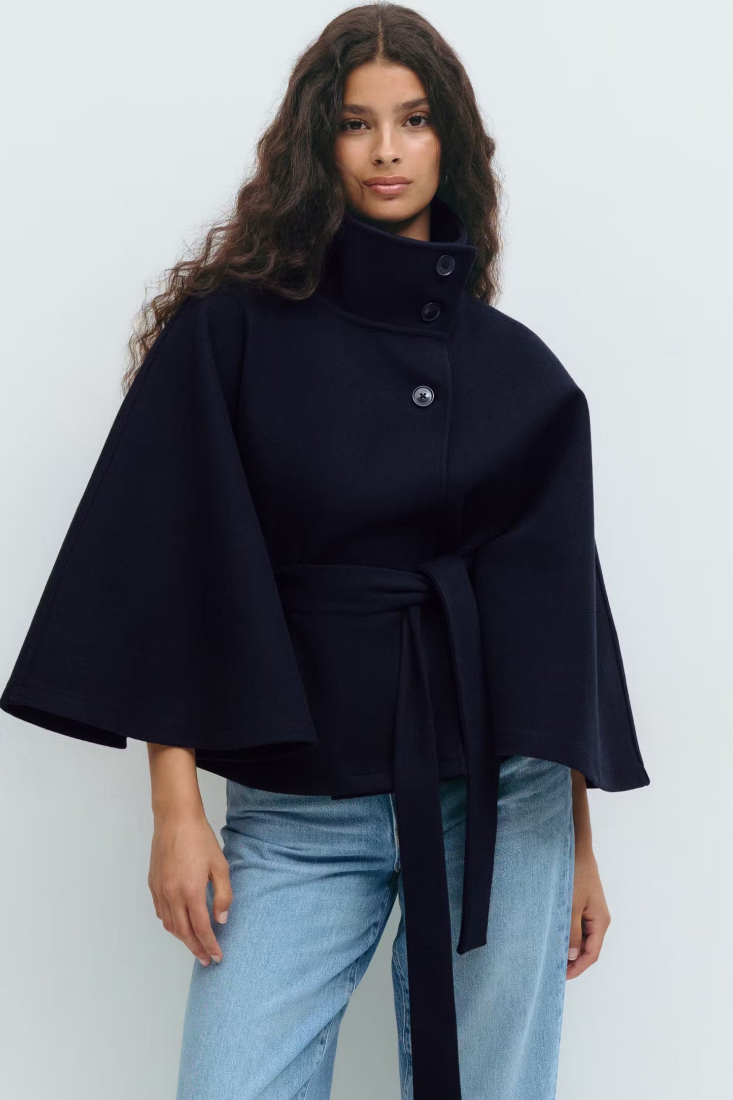 Amelia – Cape elegant cu curea