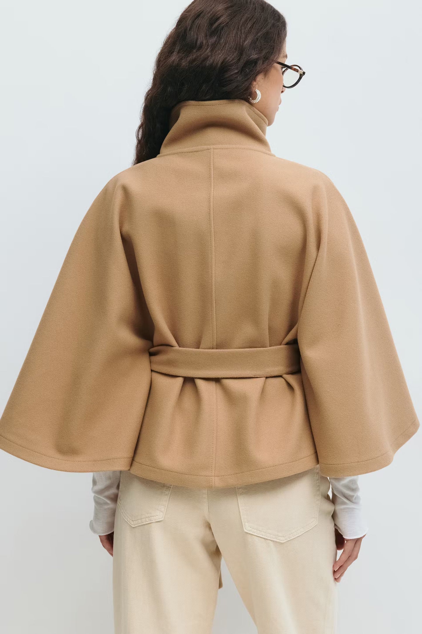 Amelia – Cape elegant cu curea