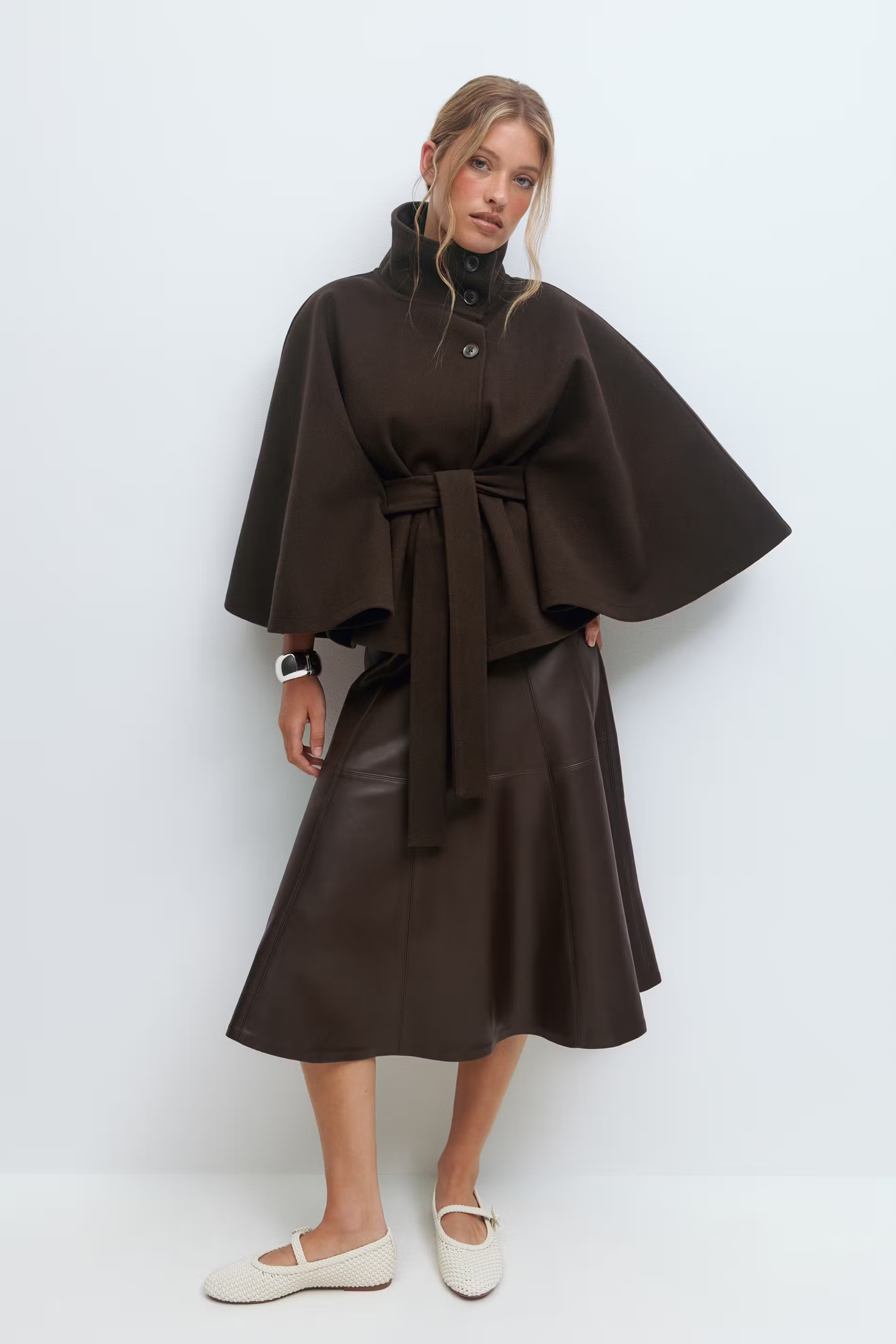 Amelia – Cape elegant cu curea