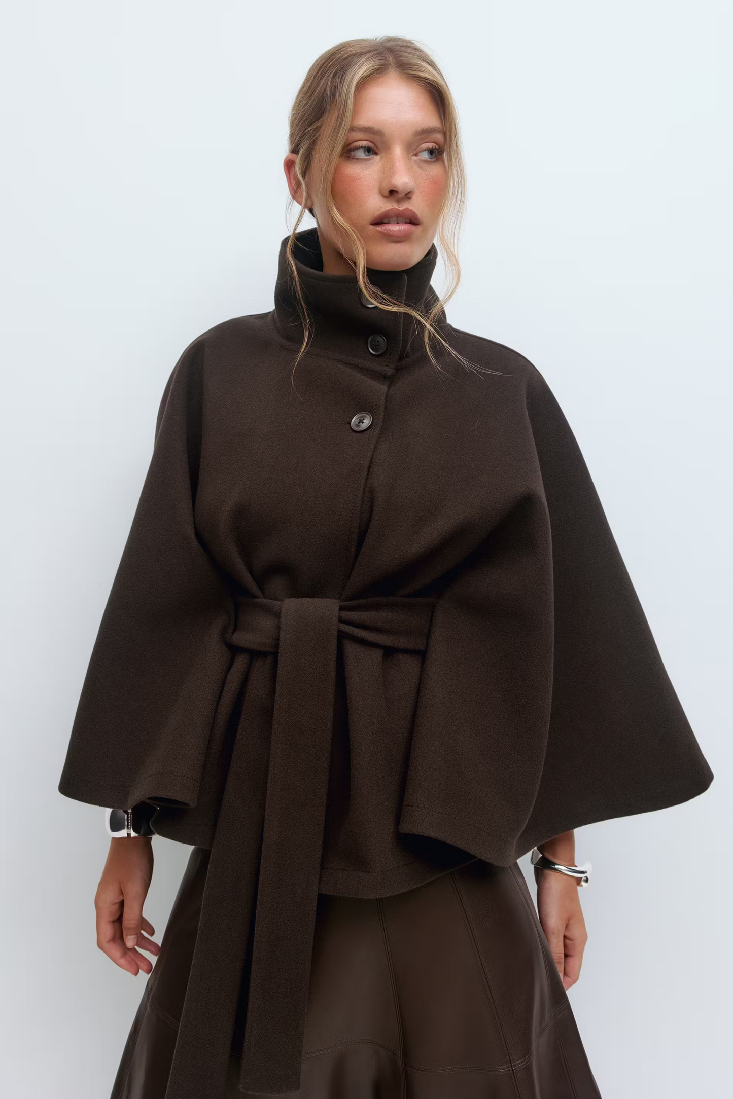 Amelia – Cape elegant cu curea