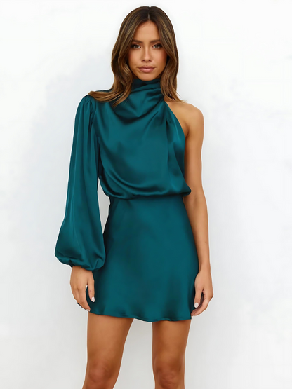 Larah – Robe asymétrique à une épaule effet satin