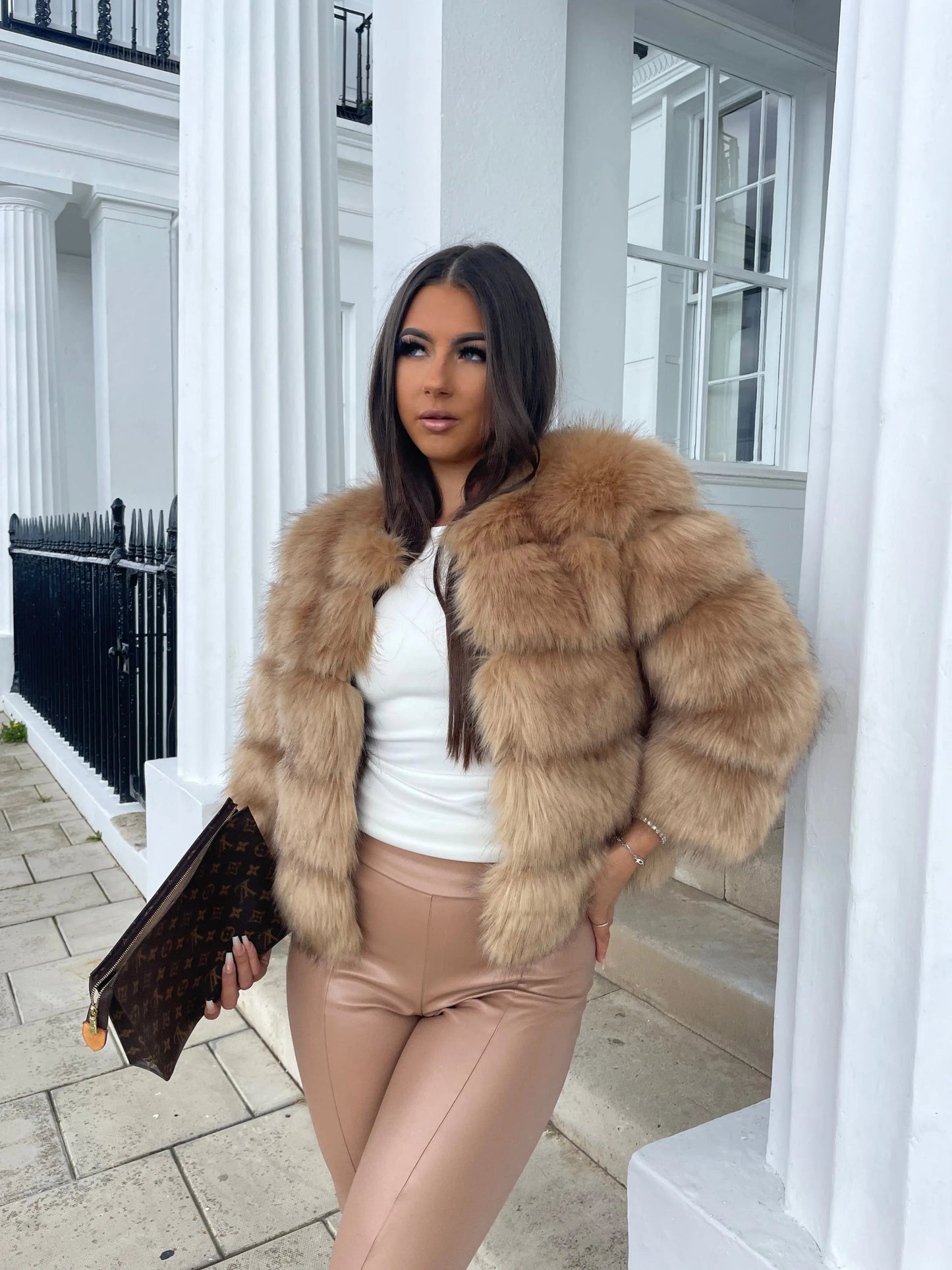 Zelya – Chaqueta de piel sintética suave
