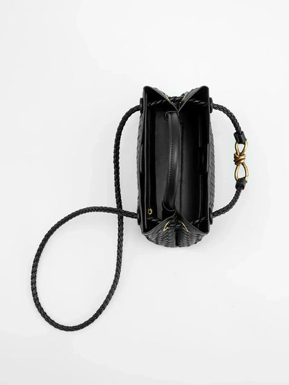 Avely – Luksuriøs håndvævet håndtaske