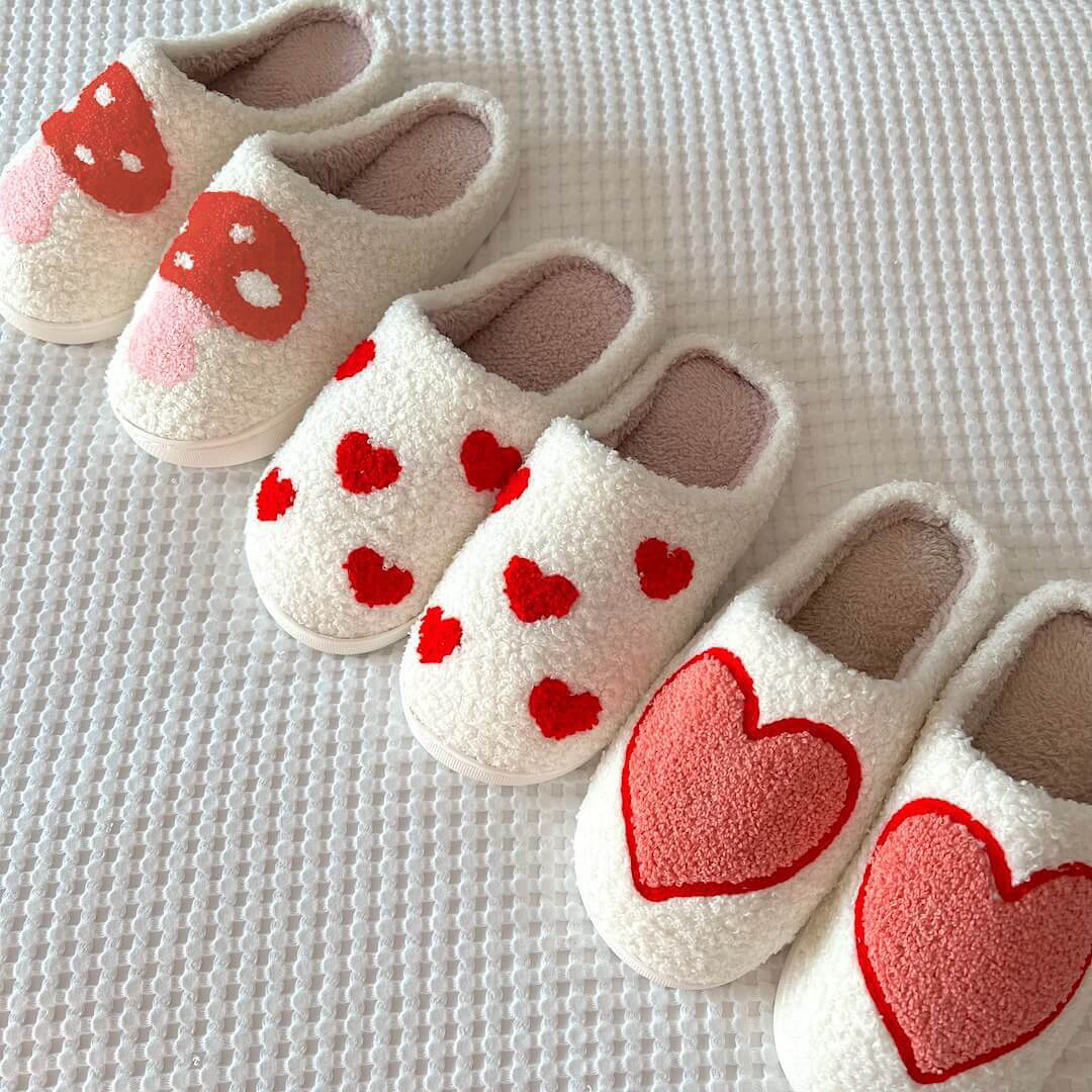 Maerla – Chaussons en peluche pour femmes en forme de cœur