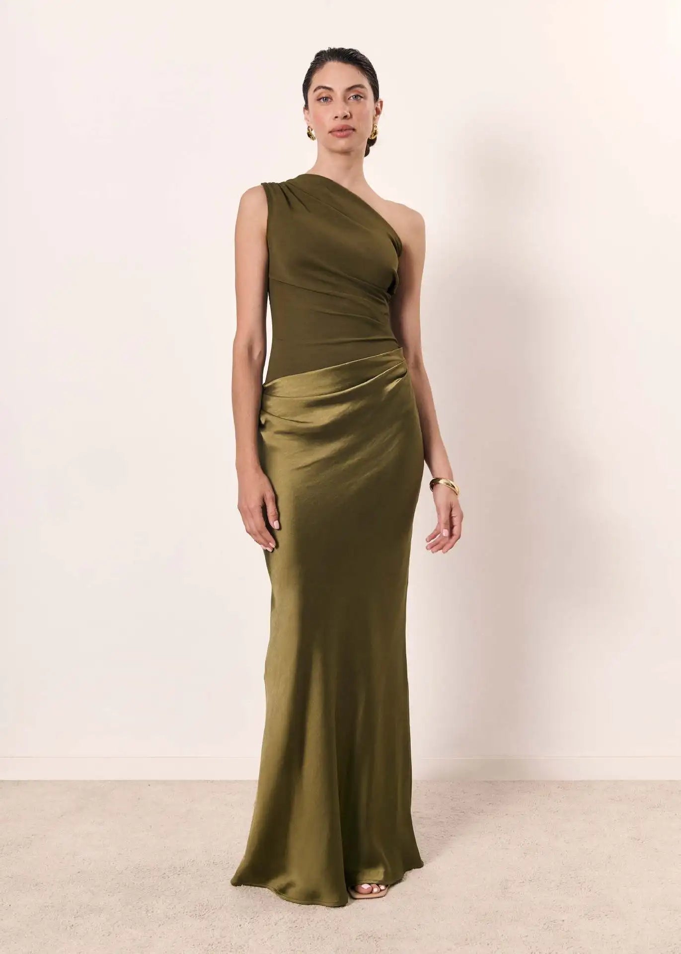 Selminda - Rochie maxi din satin cu un umăr gol