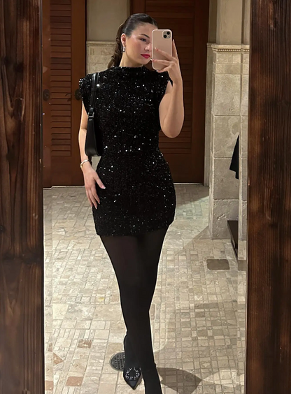 Rihanna - Robe courte à sequins