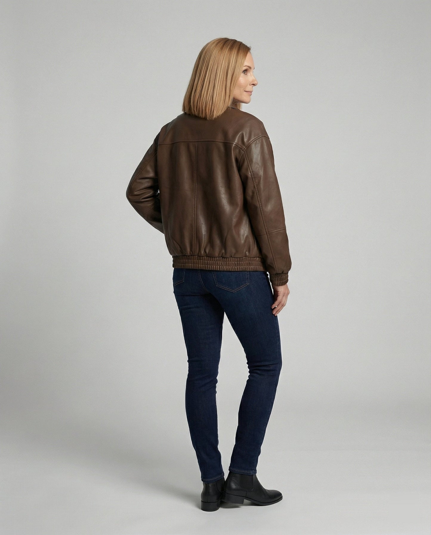 Serenna - Chaqueta casual de cuero para mujer con tachuelas
