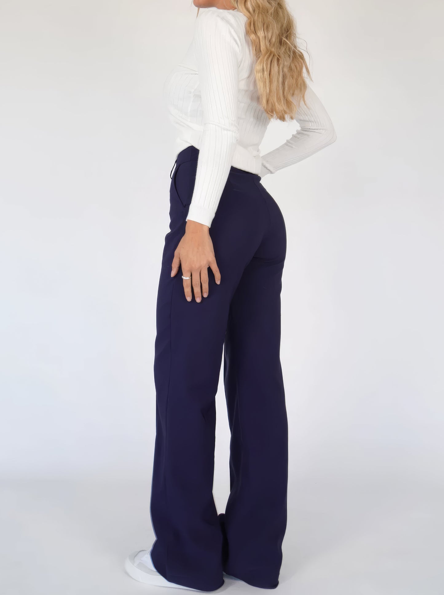 Solenna - Pantaloni a vita alta a gamba larga con cuciture frontali