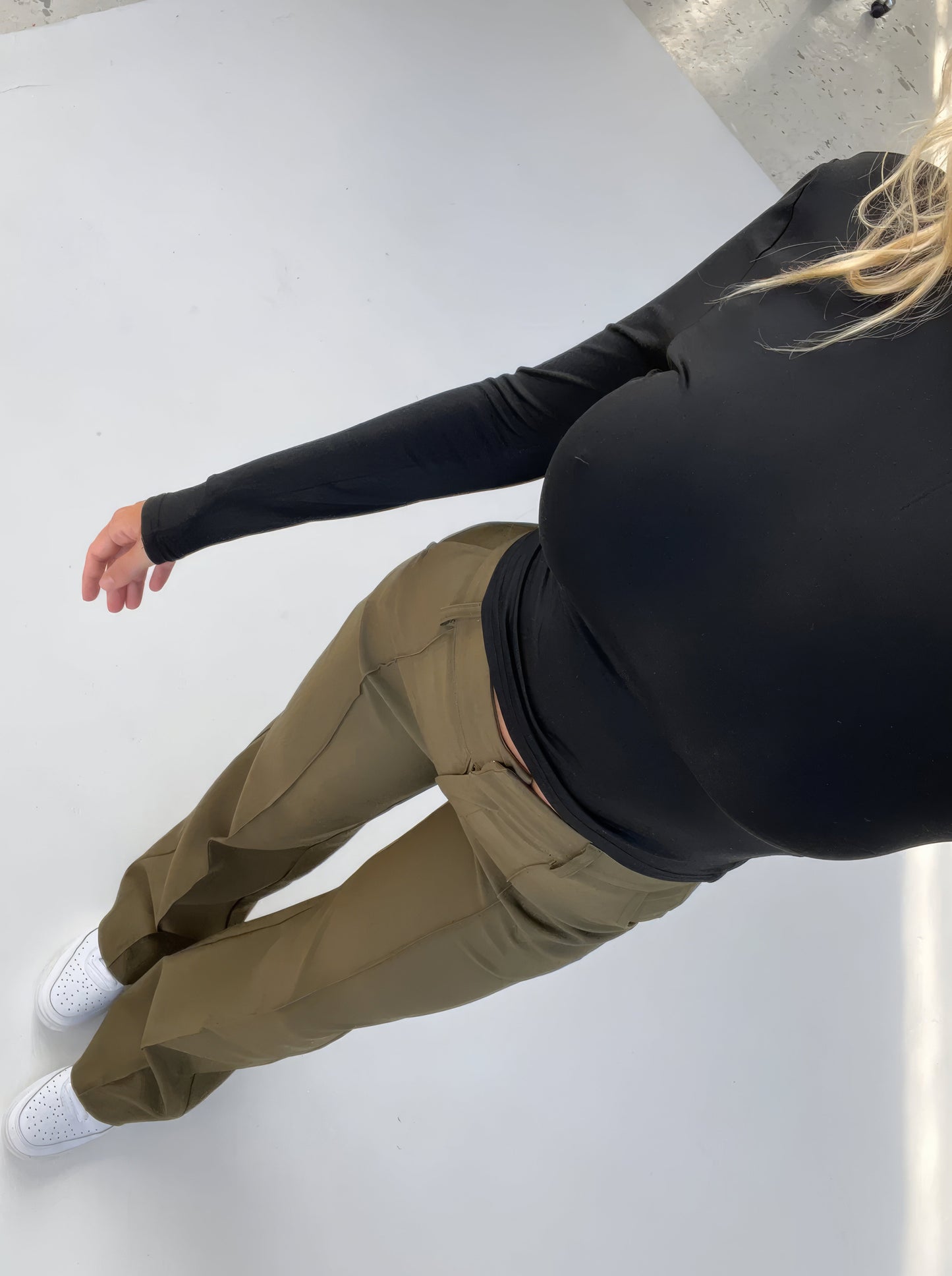 Solenna - Pantaloni a vita alta a gamba larga con cuciture frontali