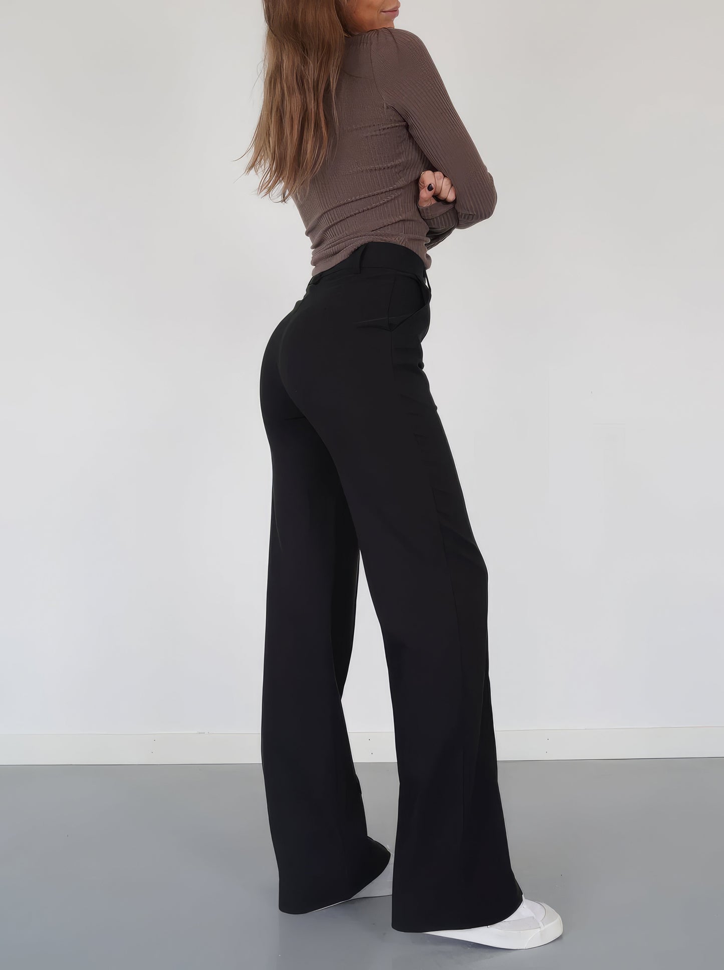 Solenna - Pantaloni a vita alta a gamba larga con cuciture frontali