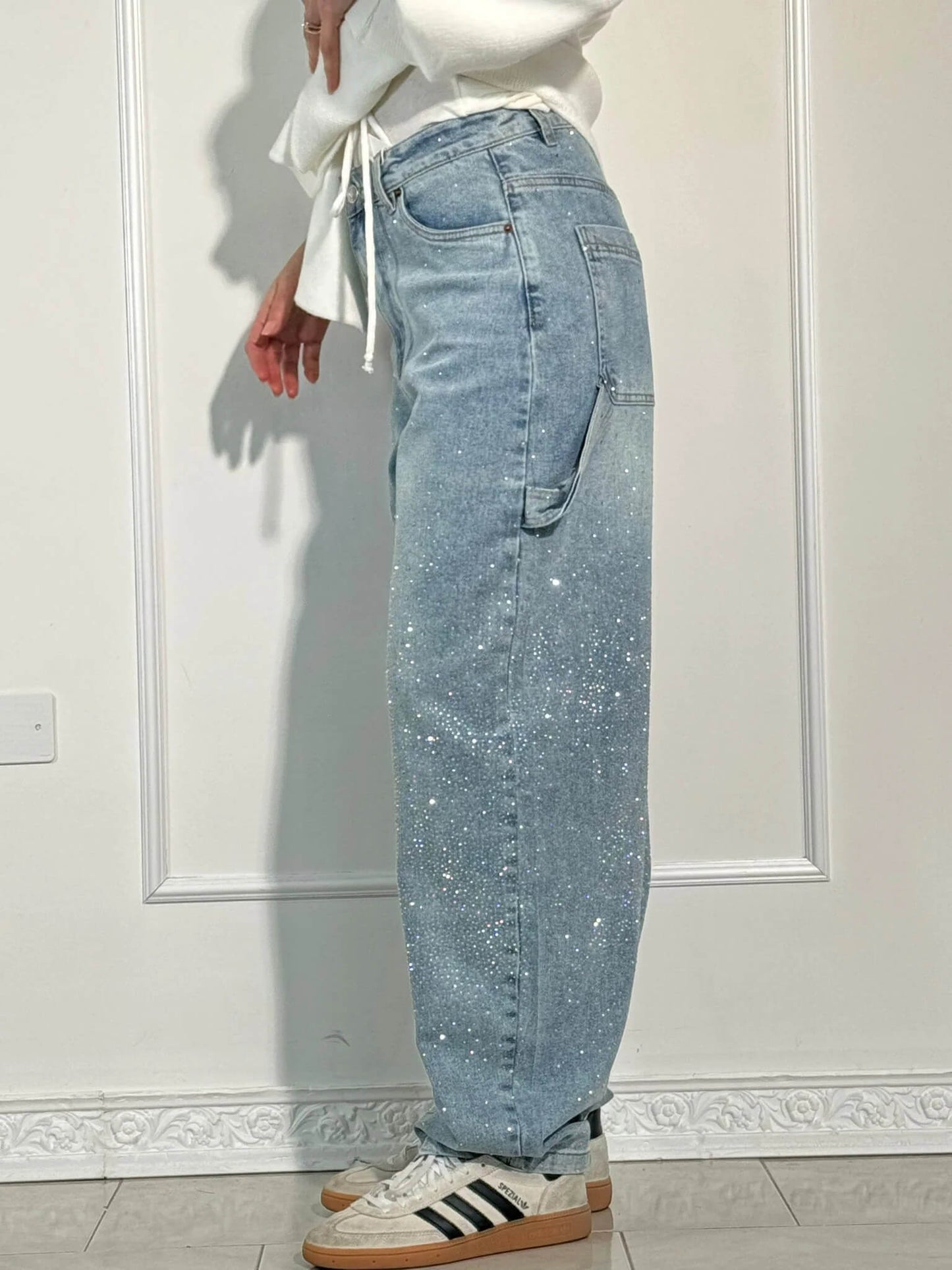 Eliran - Pantaloni a gamba larga con dettagli in strass e tasca con patta