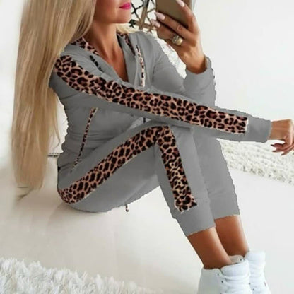 Zarevia – Women’s Leopard Print Tracksuit Set