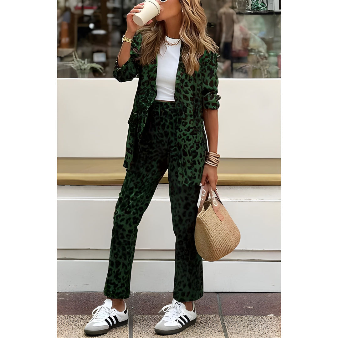 Manuela - Completo elegante con blazer e pantaloni stampa leopardo