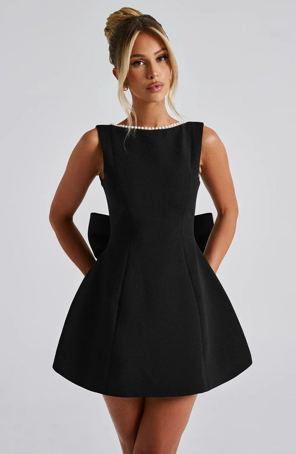 Elowyn – Back Bow Short Dress