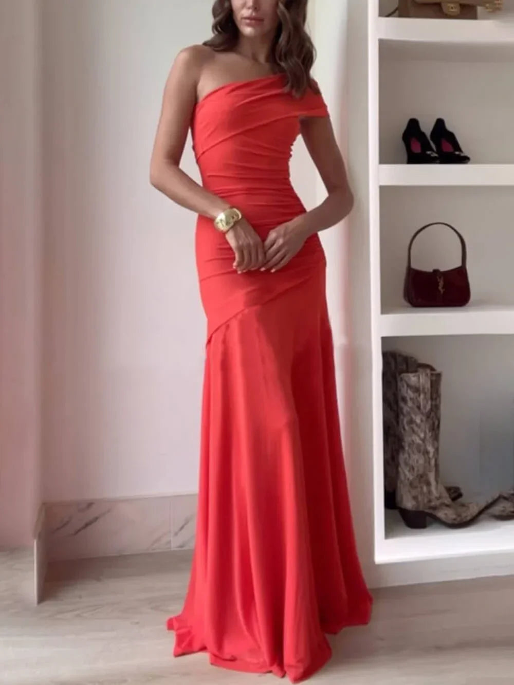 Orlaith – Vestido de noche asimétrico con fruncidos