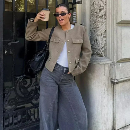 Hannel – Giacca Bomber Corta con Bottoni da Donna