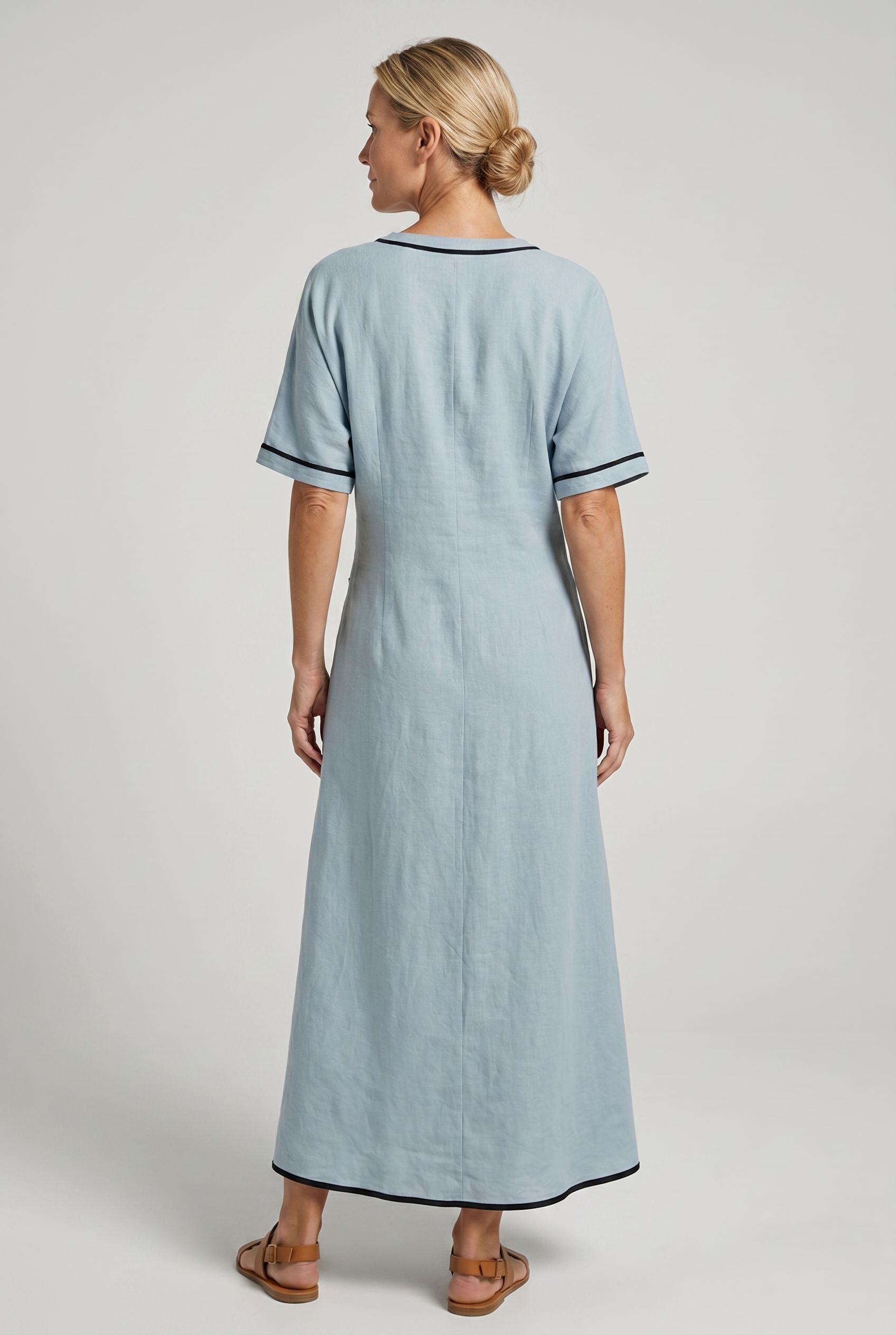 Women's Twist Front V-Neck Contrast Trim Maxi Dress - Image 4